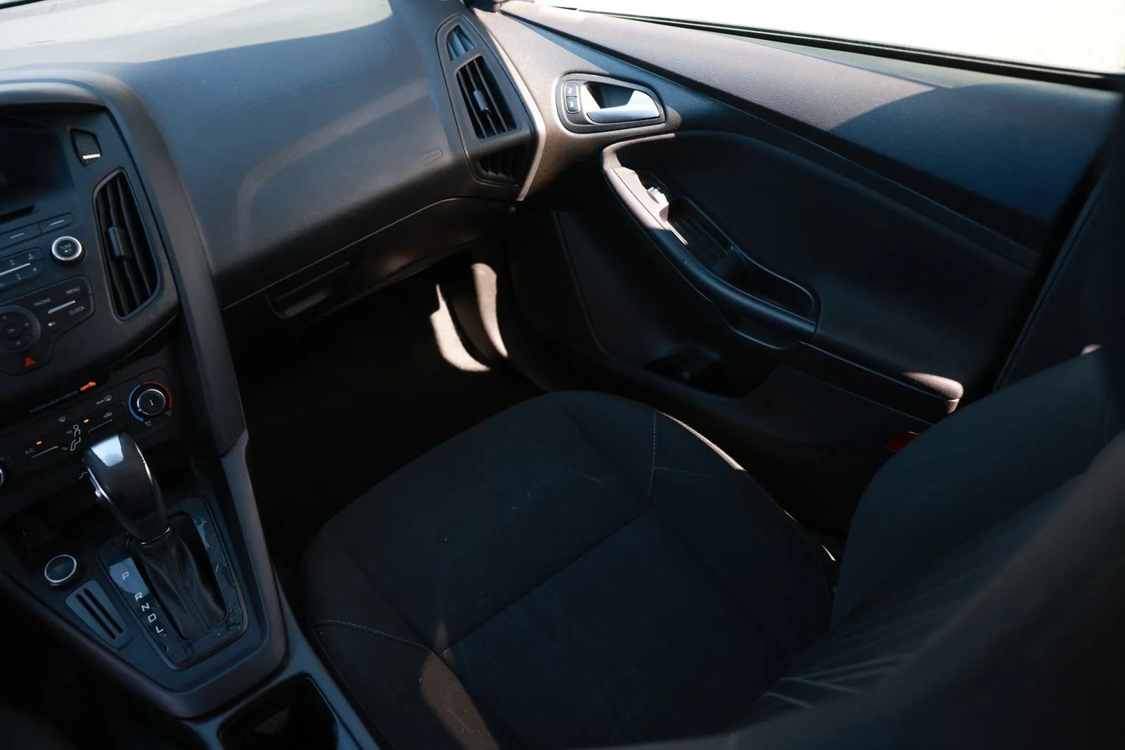 Used 2016 Ford Focus SE FWD image 15