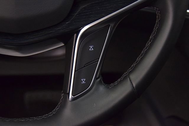 Used 2025 Cadillac XT5 Premium Luxury image 24