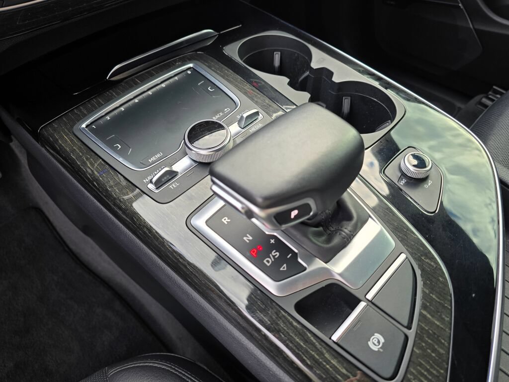 Used 2019 Audi Q7 3.0T Premium Plus w/ Premium Plus Package AWD/4WD image 16
