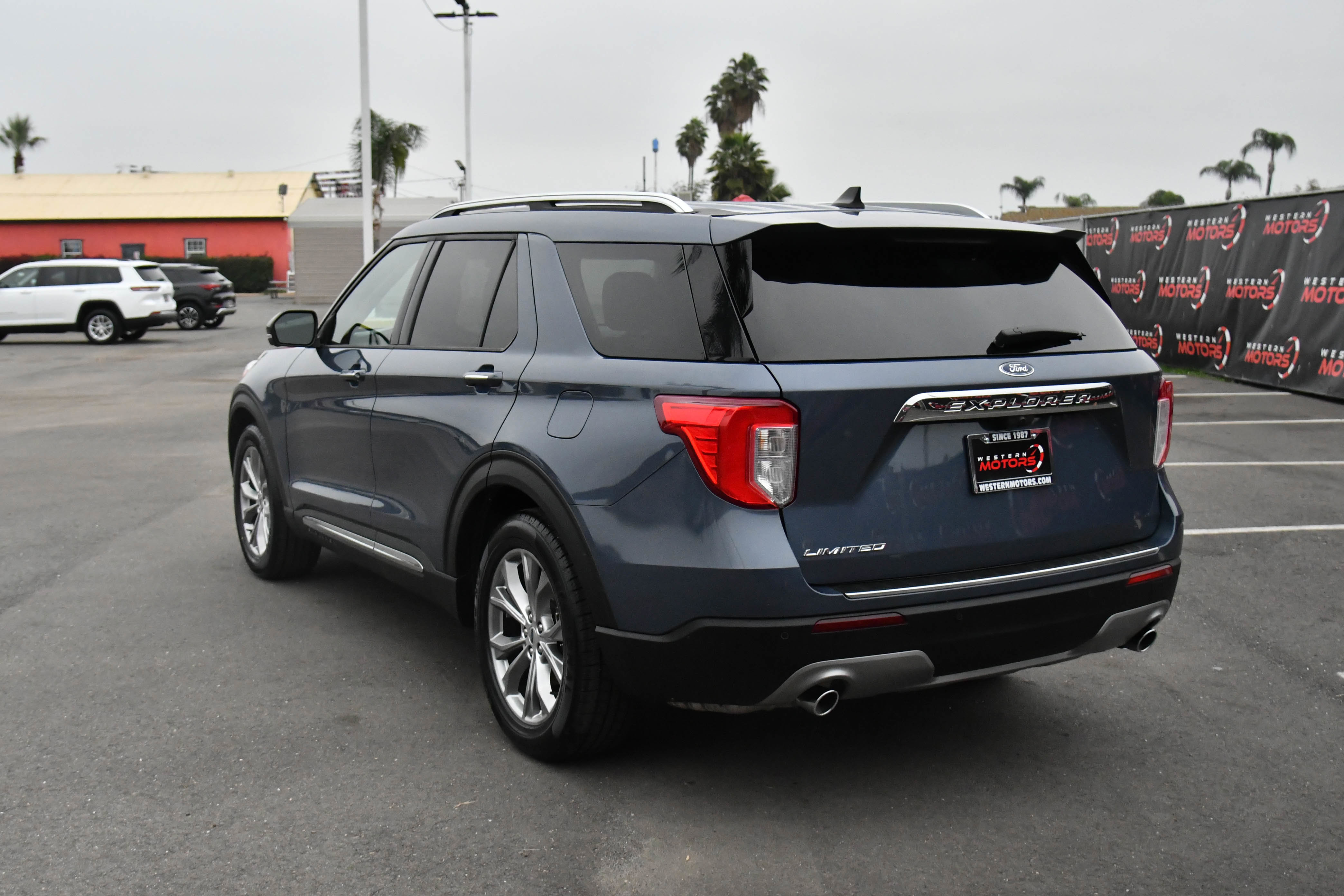 Used 2021 Ford Explorer Limited w/ Equipment Group 301A image 6