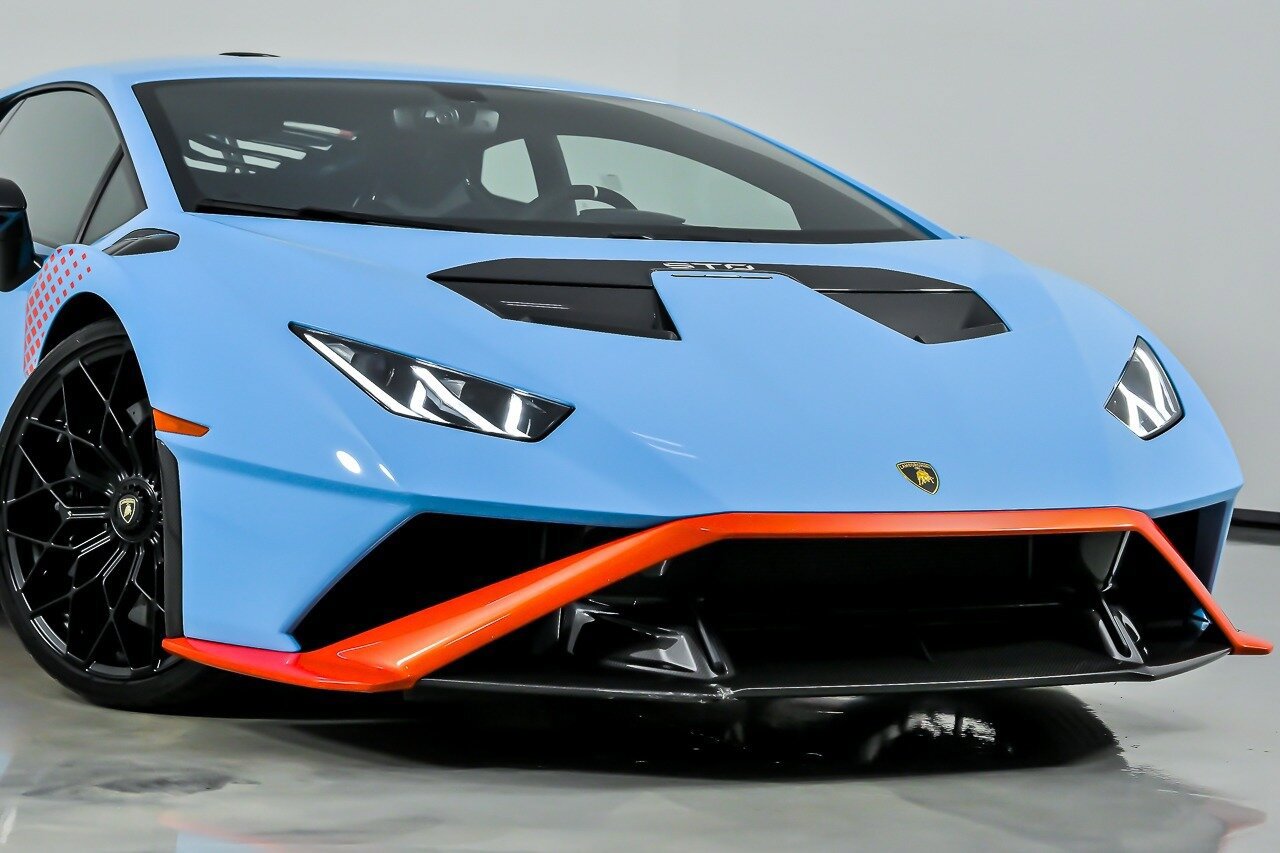 Used 2022 Lamborghini Huracan STO RWD image 3