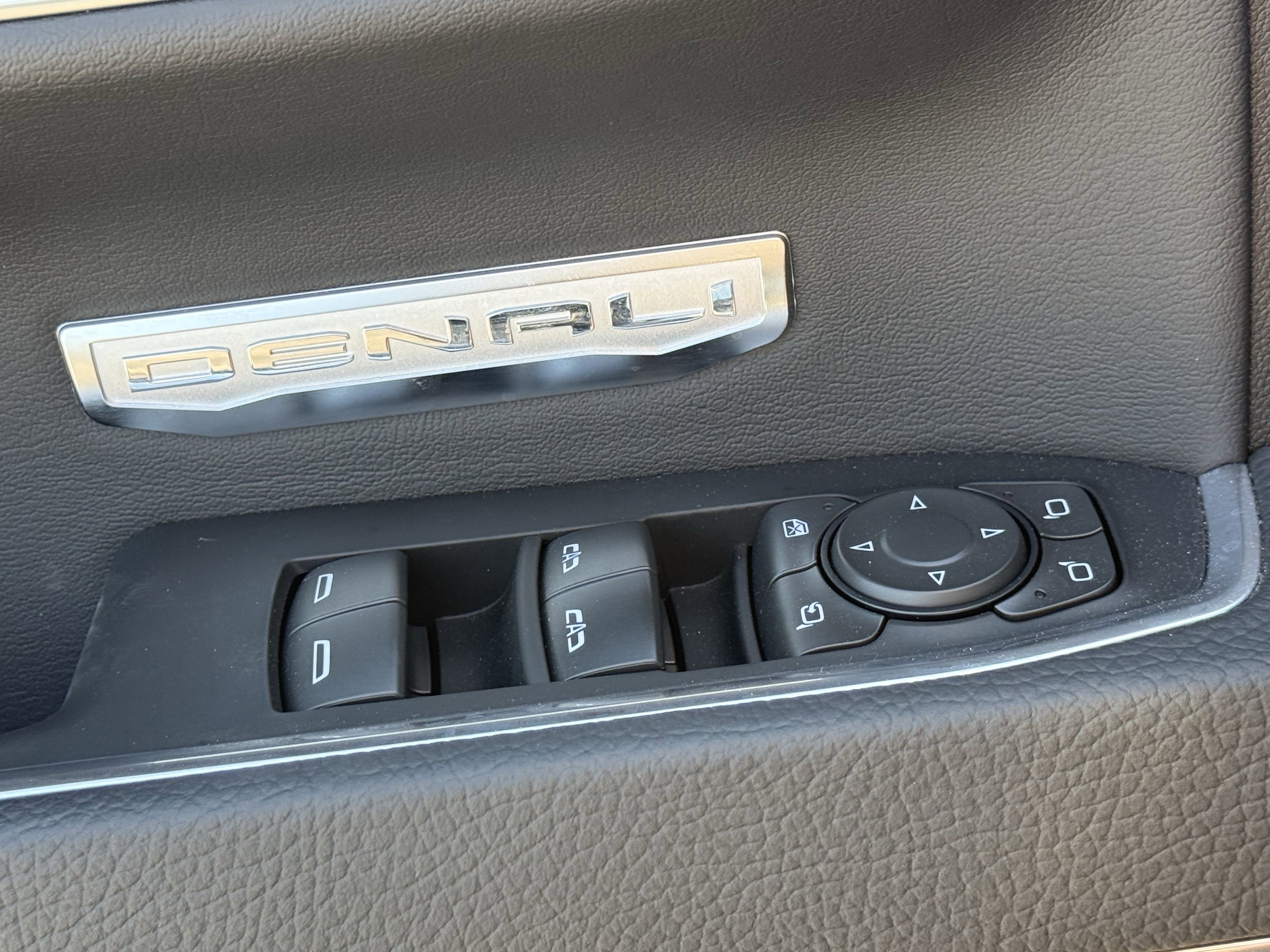 Used 2025 GMC Sierra 1500 Denali w/ Denali Reserve Package image 25