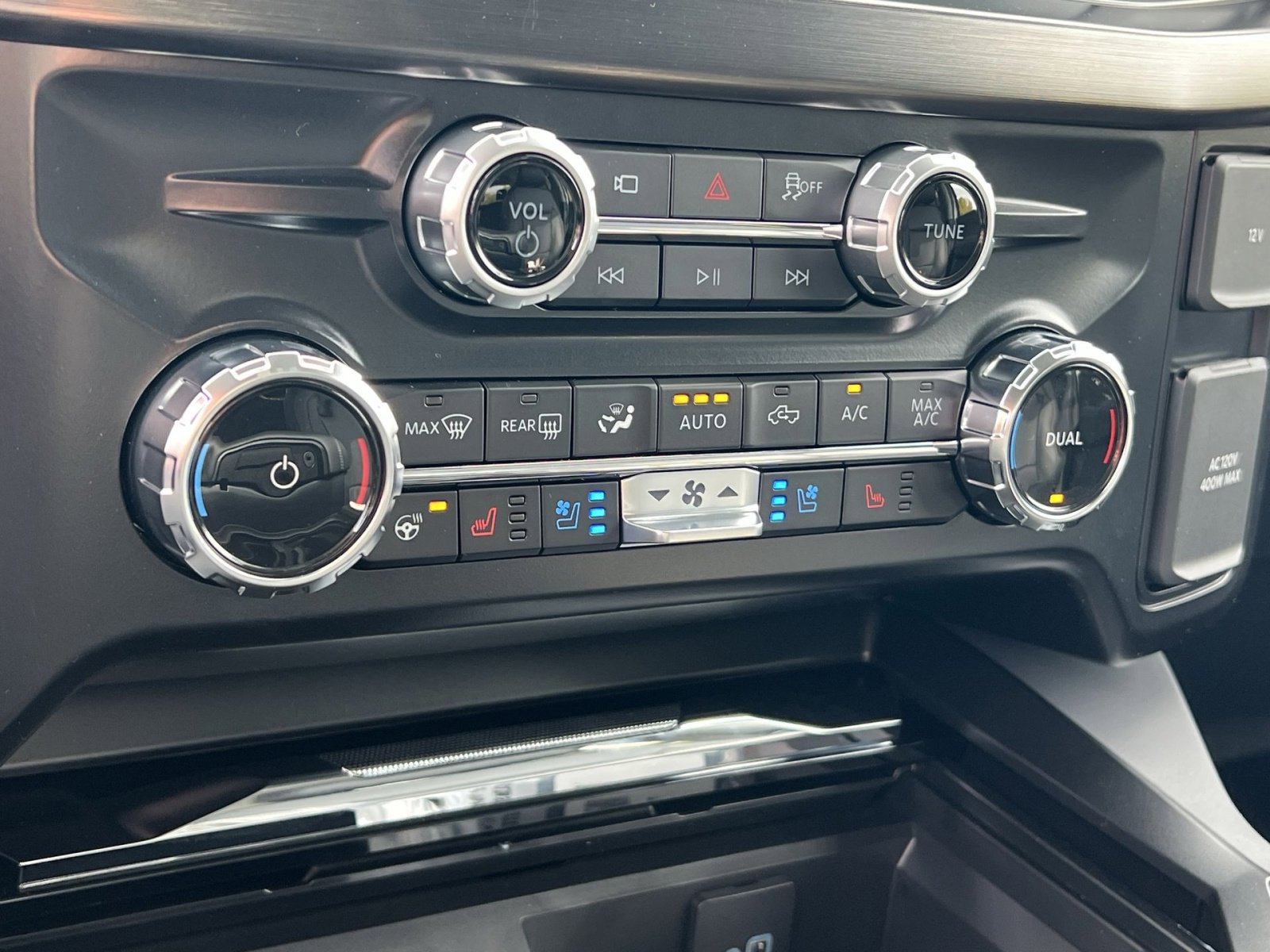 New 2026 Ford F250 Lariat w/ FX4 Off-Road Package image 21