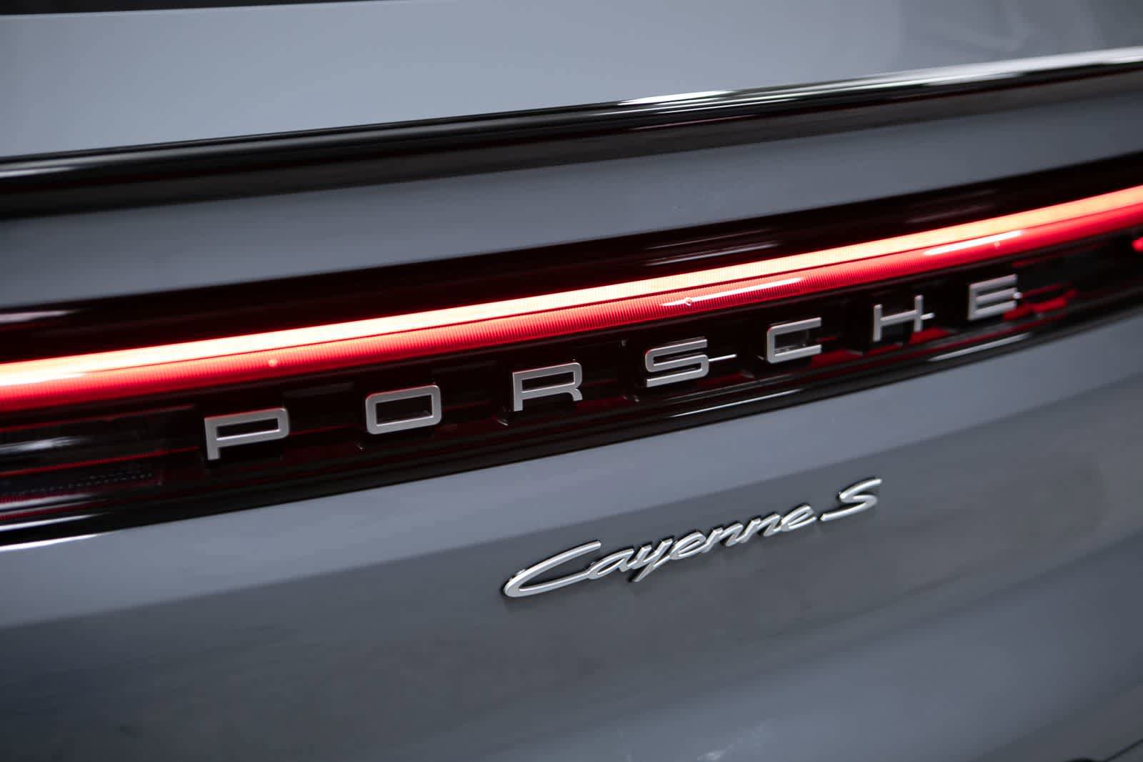 Certified 2025 Porsche Cayenne S AWD/4WD image 19