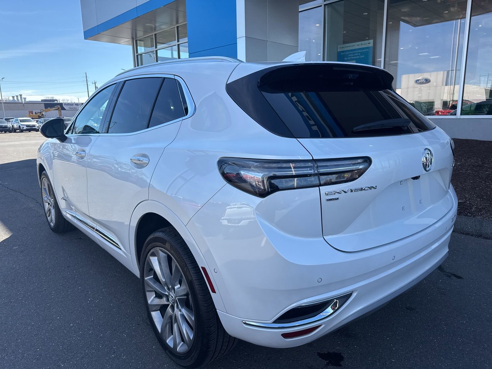 Used 2023 Buick Envision Avenir image 8