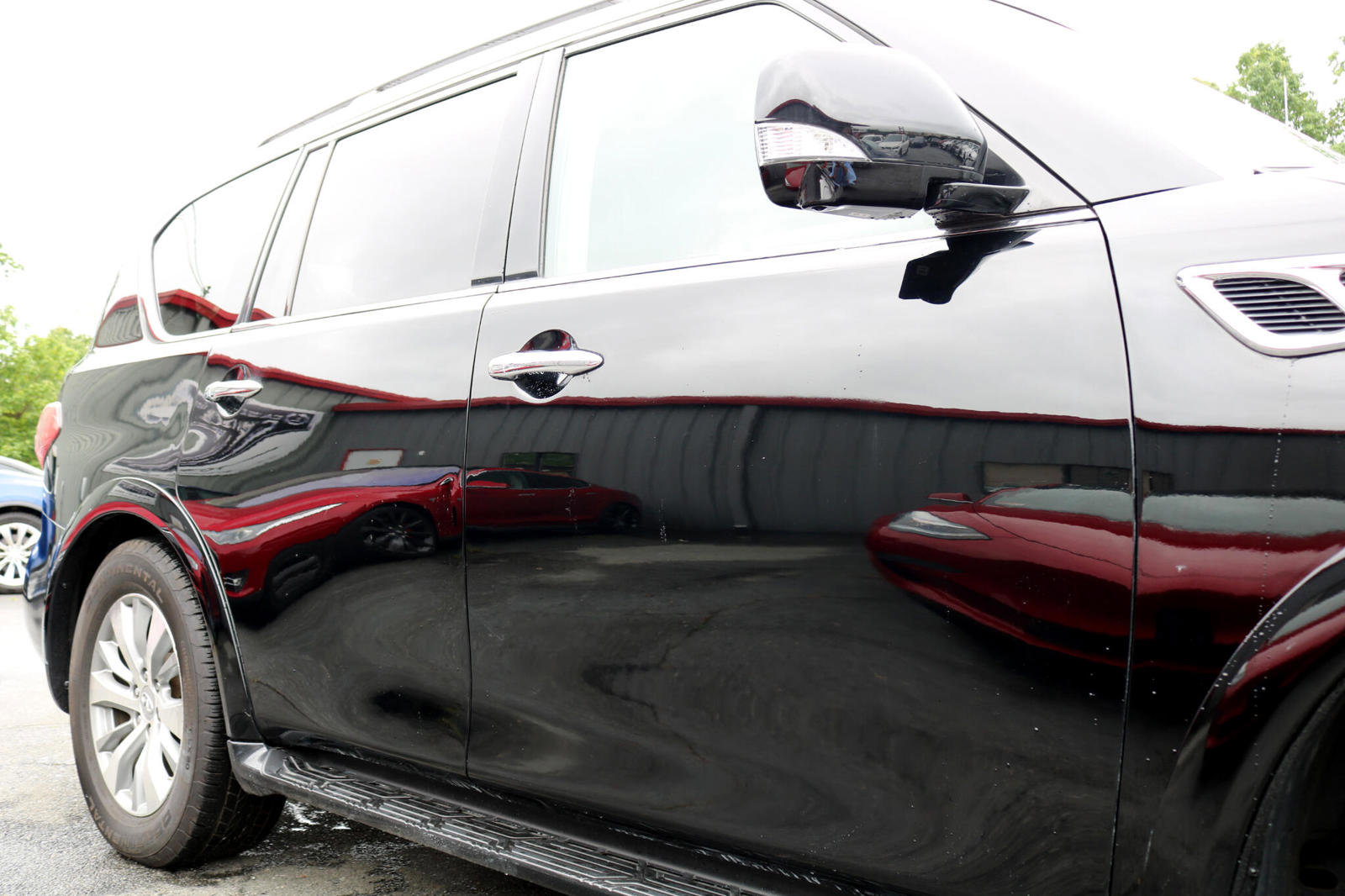 Used 2017 INFINITI QX80 4WD image 9