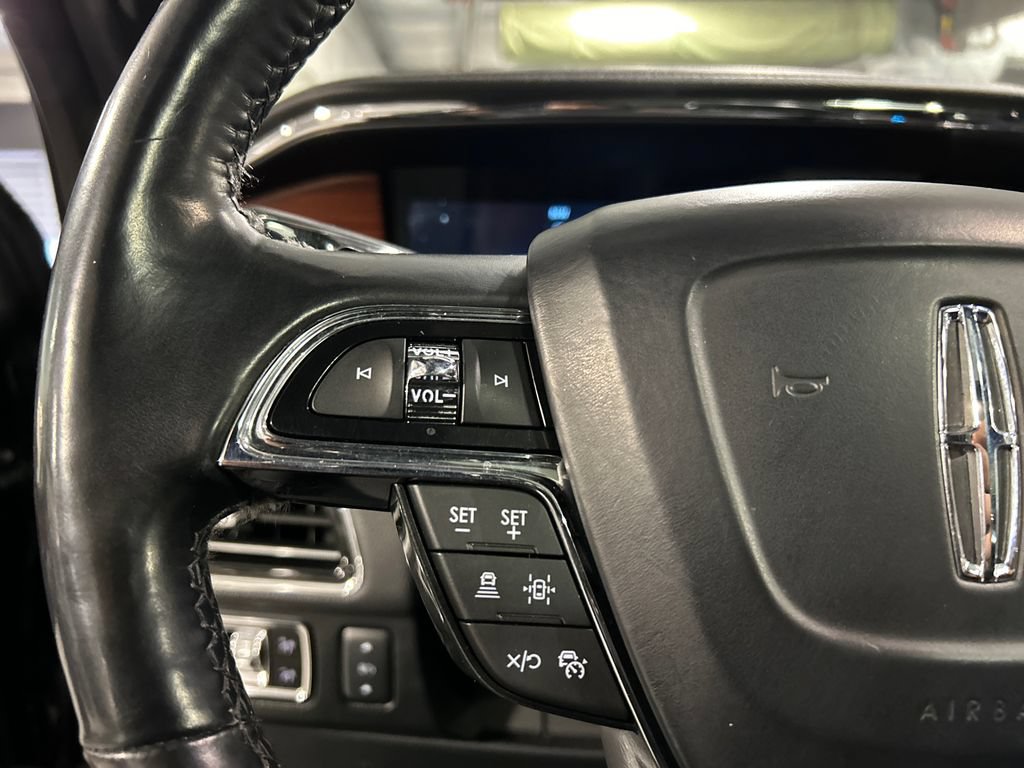 Certified 2023 Lincoln Navigator Reserve AWD/4WD image 12
