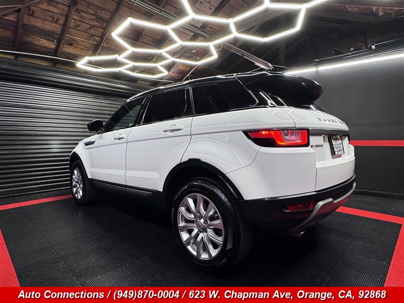 Used 2018 Land Rover Range Rover Evoque SE AWD/4WD image 4
