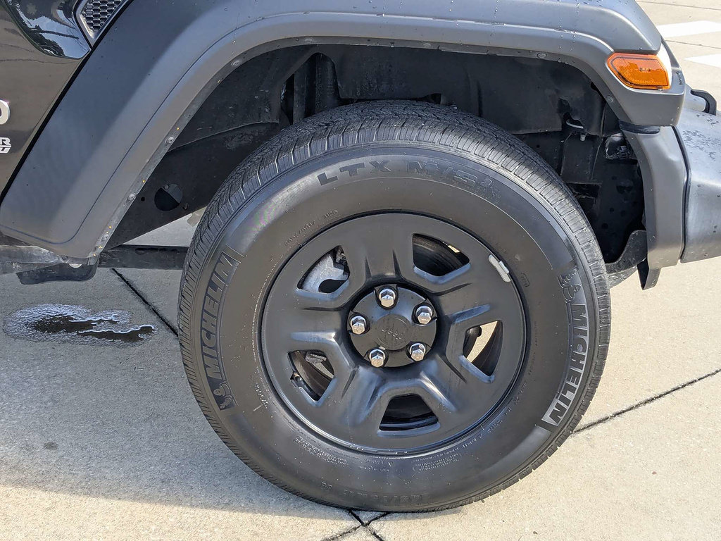Certified 2020 Jeep Wrangler Sport AWD/4WD image 11
