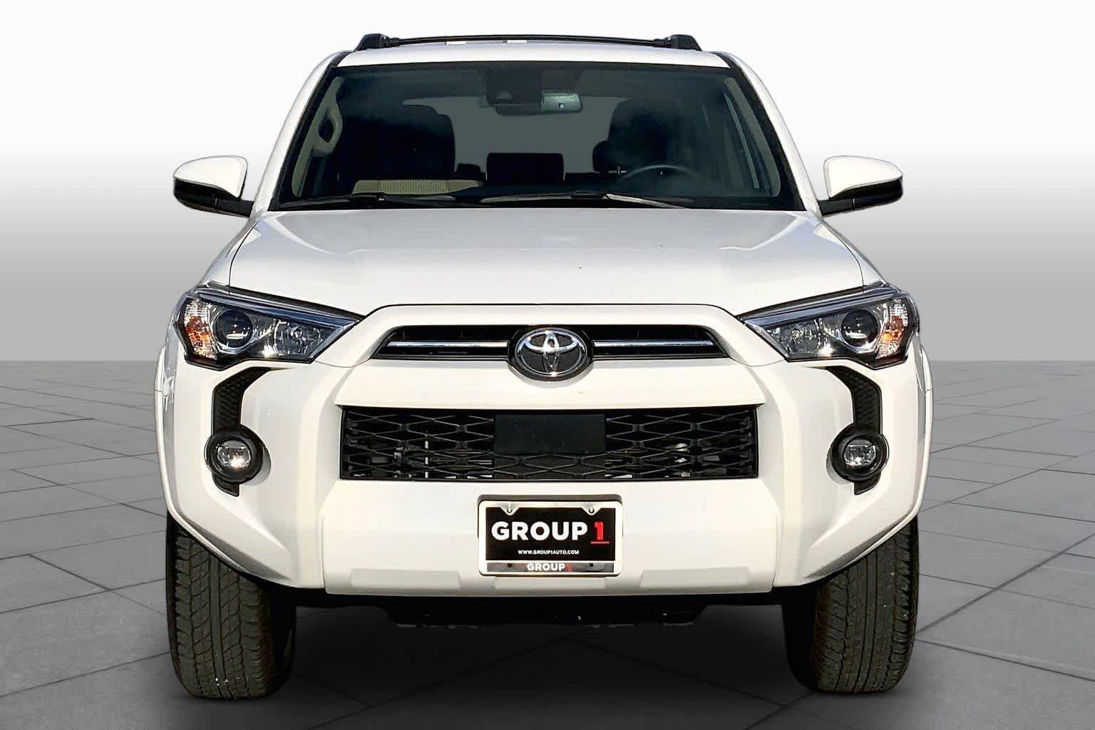 Used 2024 Toyota 4Runner SR5 AWD/4WD image 4
