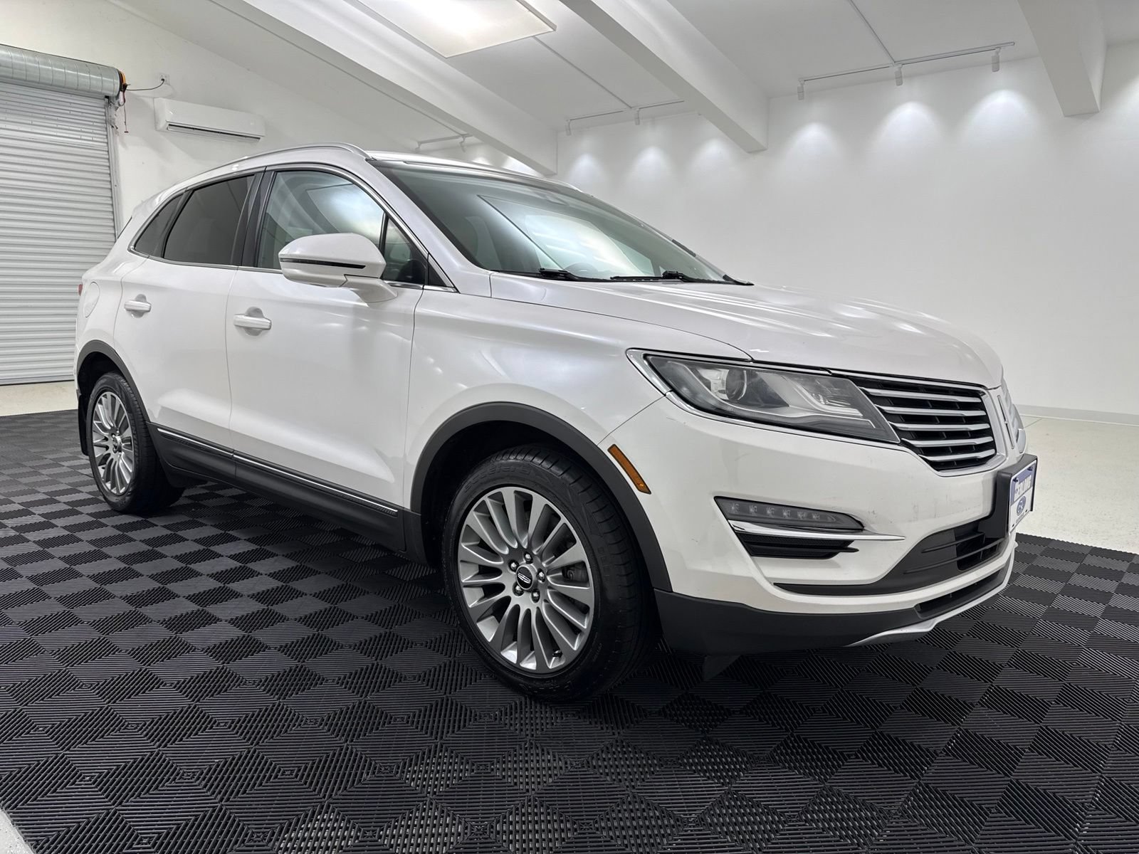 Used 2017 Lincoln MKC Reserve w/ Lincoln MKC Climate Package AWD/4WD image 1