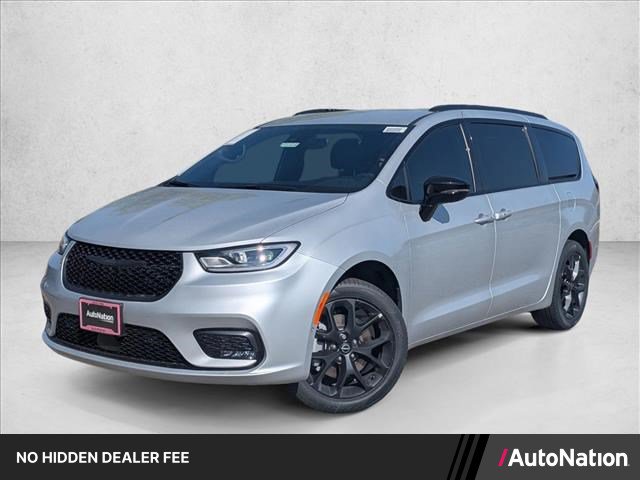New 2026 Chrysler Pacifica Select w/ S Appearance Package AWD/4WD image 1