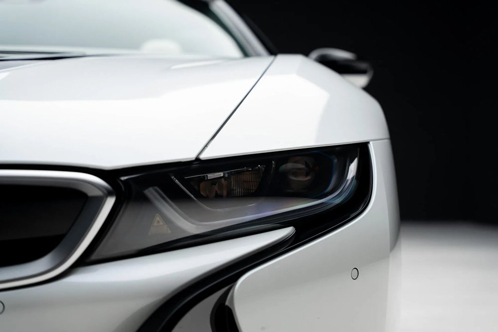 Used 2019 BMW i8 Roadster AWD/4WD image 10