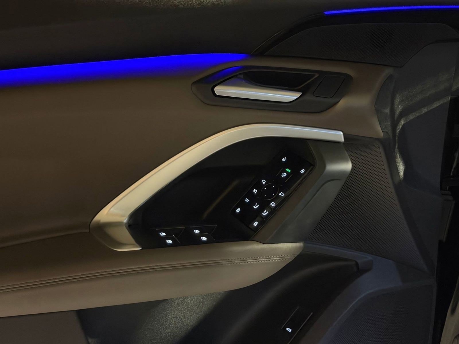 Certified 2025 Audi Q5 Premium w/ Convenience Package image 14