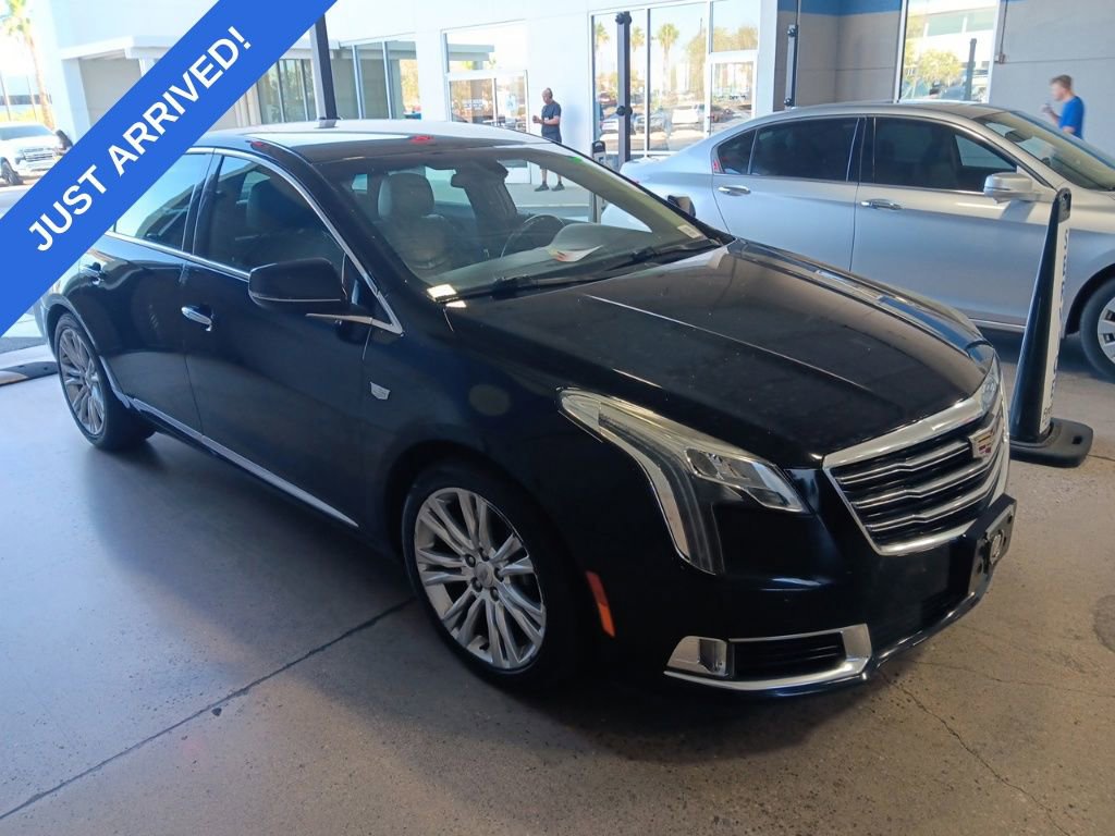 Used 2018 Cadillac XTS Luxury FWD image 2