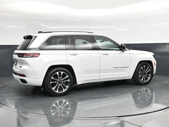 Used 2023 Jeep Grand Cherokee Overland AWD/4WD image 4