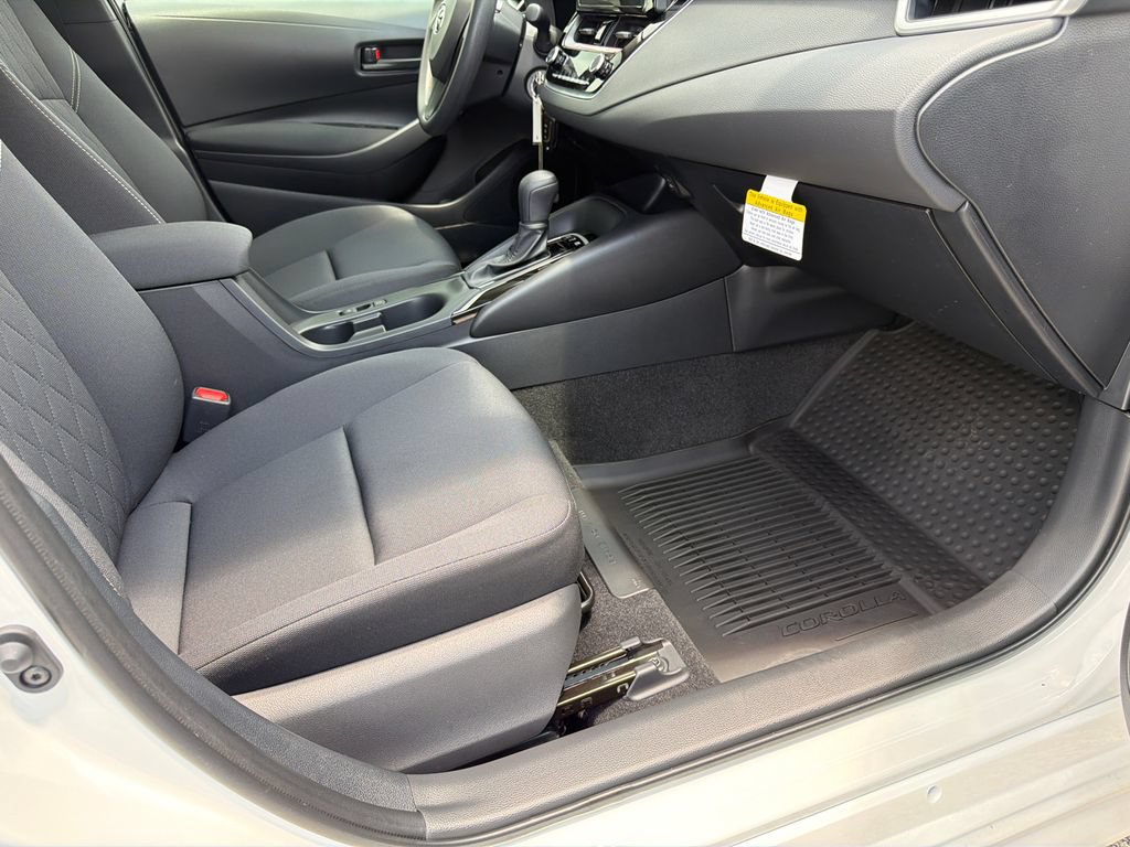 Used 2026 Toyota Corolla LE FWD image 17