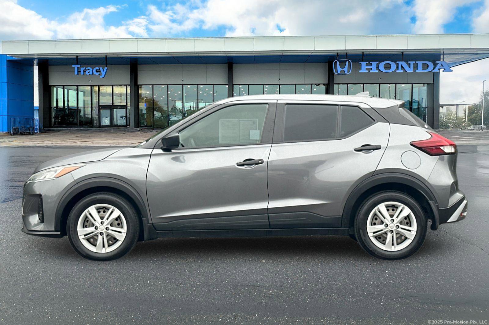 Used 2024 Nissan Kicks S image 11