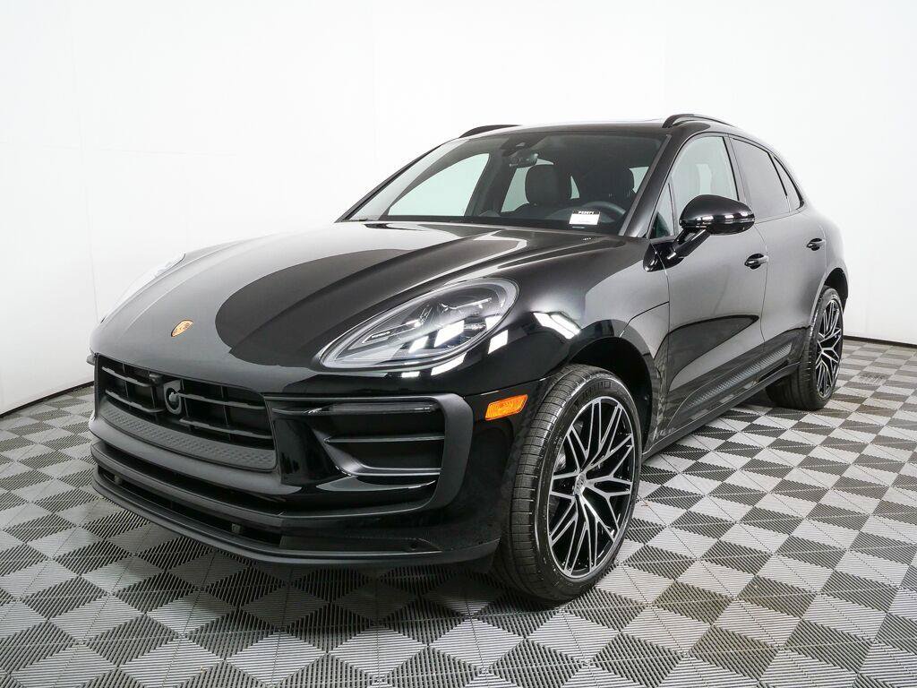 Certified 2026 Porsche Macan AWD/4WD image 1