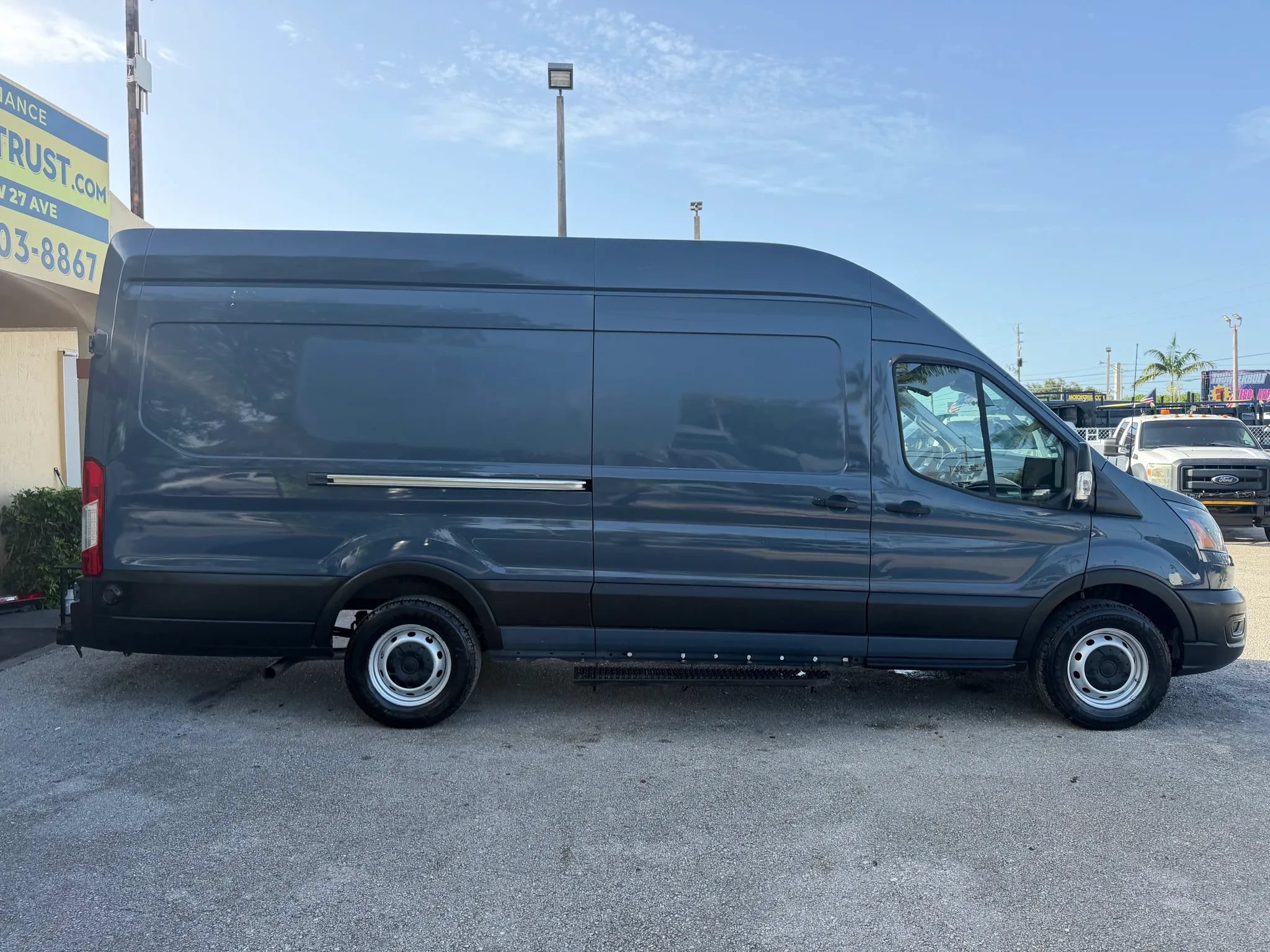 Used 2020 Ford Transit 250 148 High Roof Extended RWD image 7