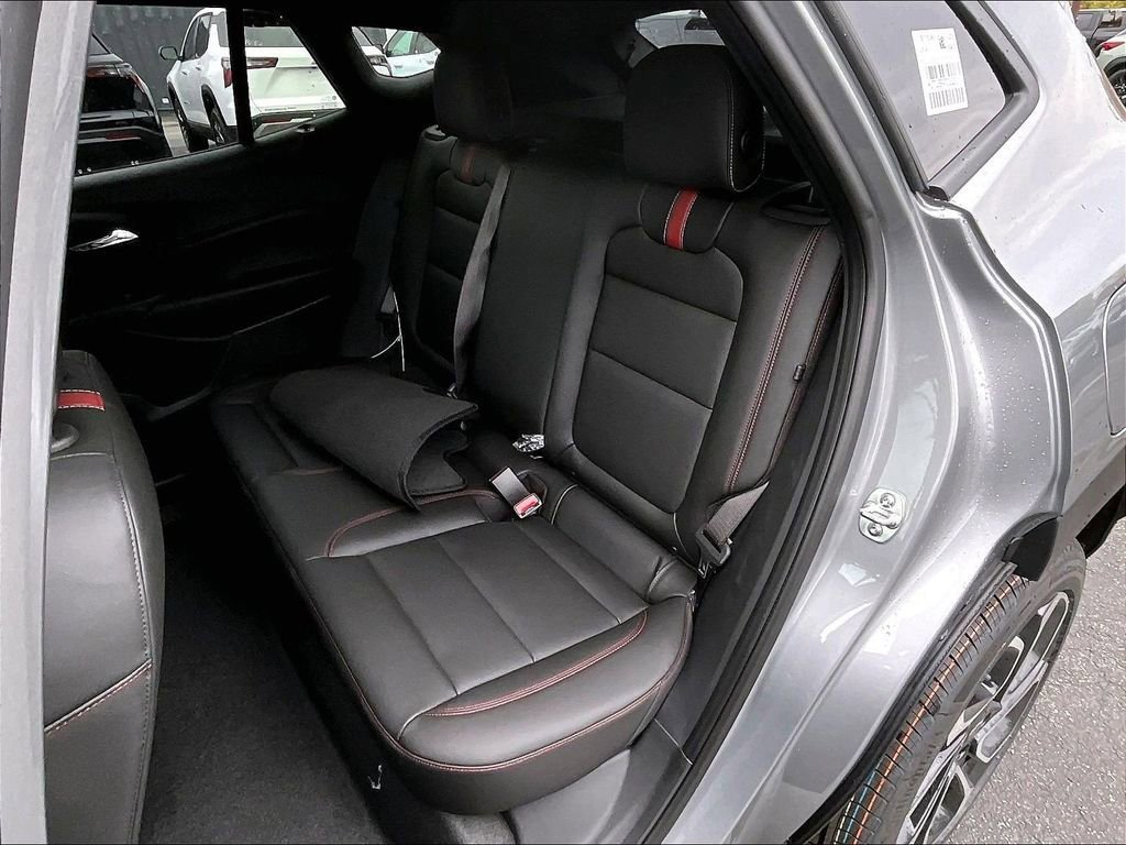 New 2026 Chevrolet Trax RS w/ Sunroof Package FWD image 15