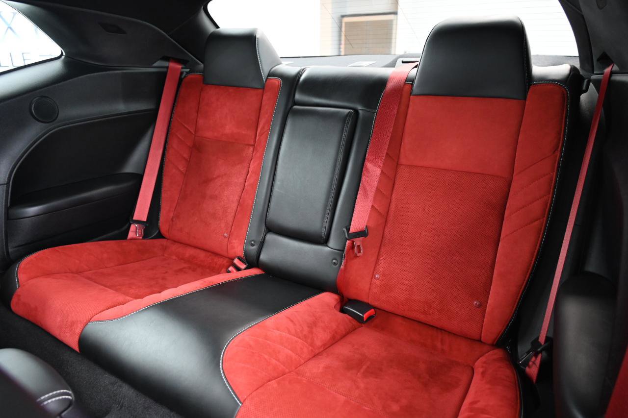 Used 2016 Dodge Challenger SRT Hellcat RWD image 41