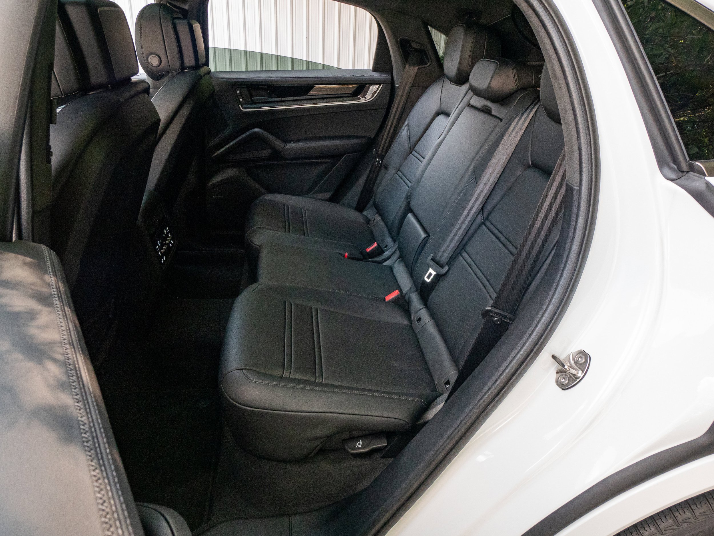New 2025 Porsche Cayenne Turbo AWD/4WD image 36
