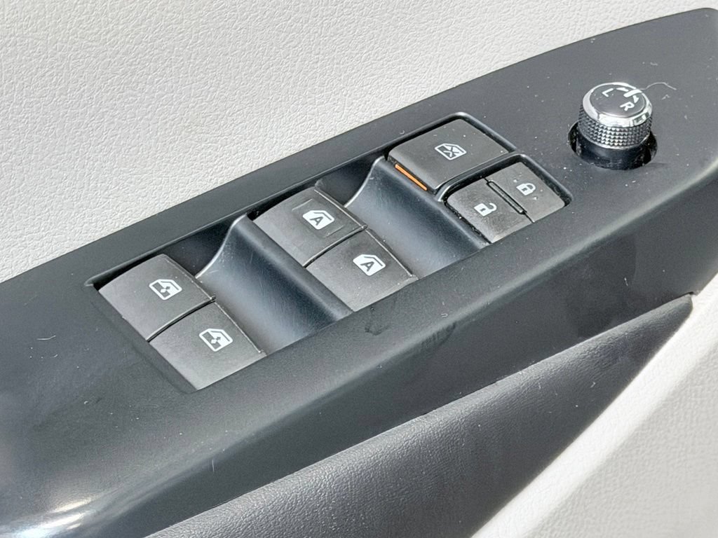 Used 2015 Toyota Highlander XLE AWD/4WD image 11