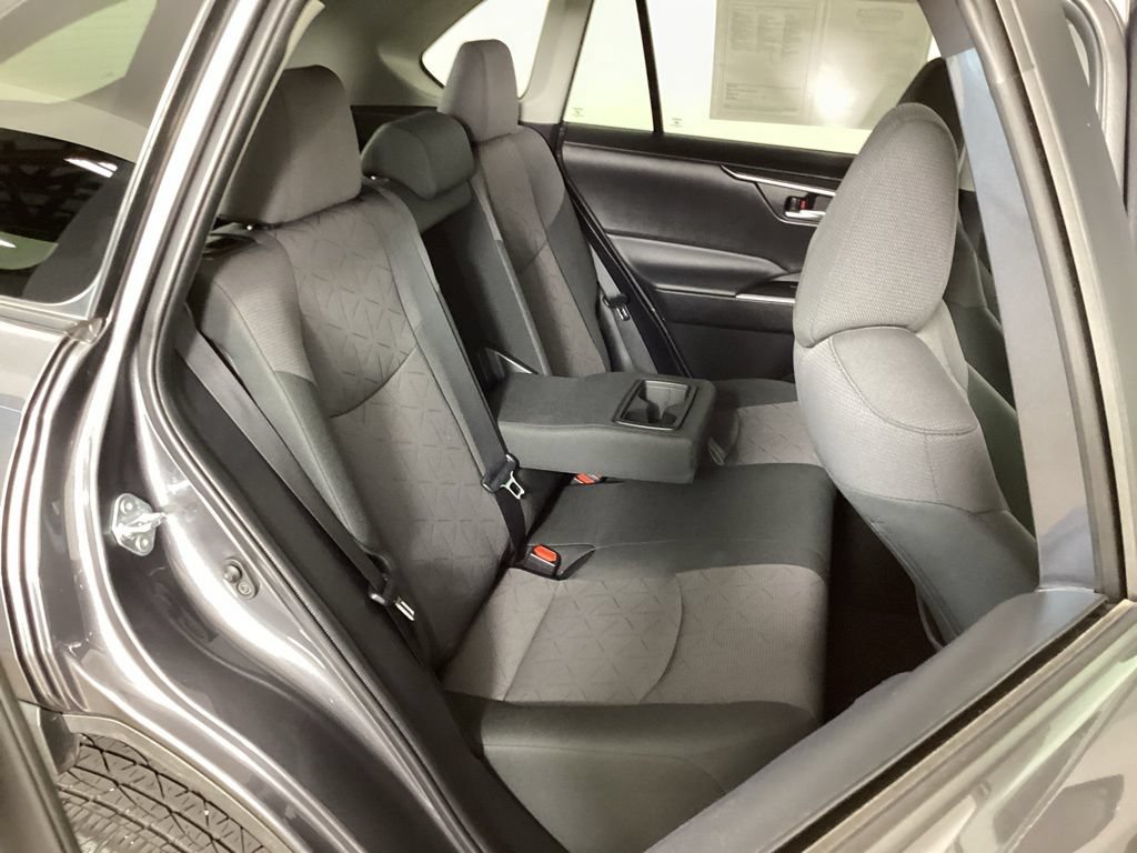 Used 2024 Toyota RAV4 XLE AWD/4WD image 34