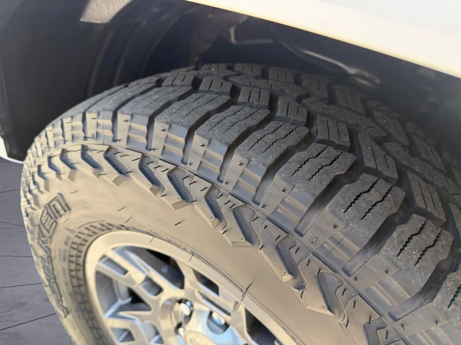 Used 2018 Toyota 4Runner TRD Off-Road AWD/4WD image 30