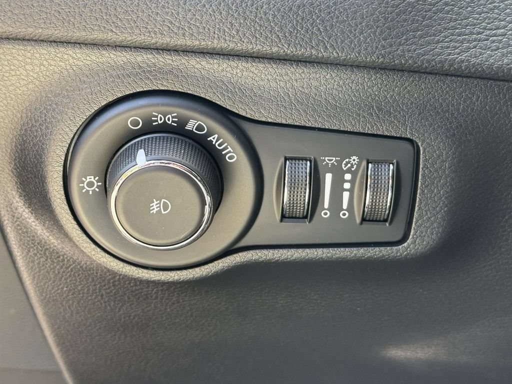 Used 2019 Jeep Compass Latitude AWD/4WD image 25