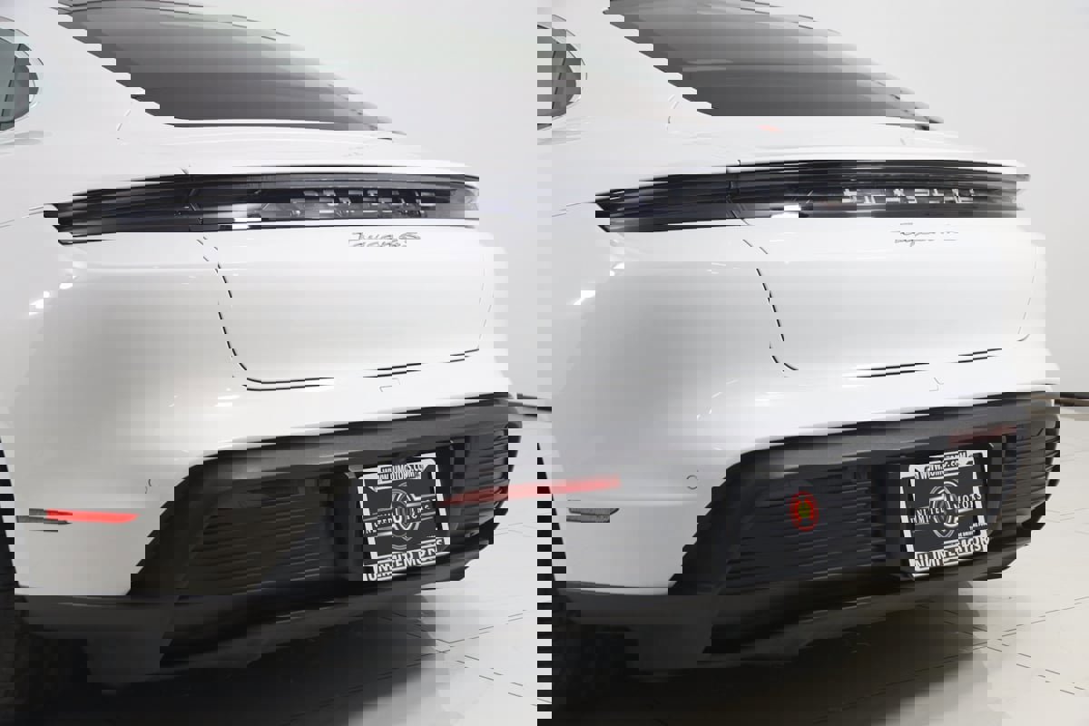 Used 2020 Porsche Taycan 4S image 27