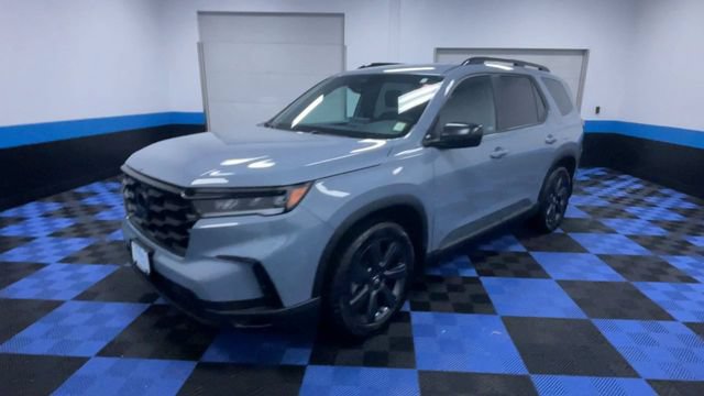 Certified 2025 Honda Pilot Sport image 4