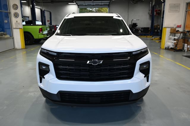 New 2027 Chevrolet Traverse LT w/ Midnight/Sport Edition AWD/4WD image 2