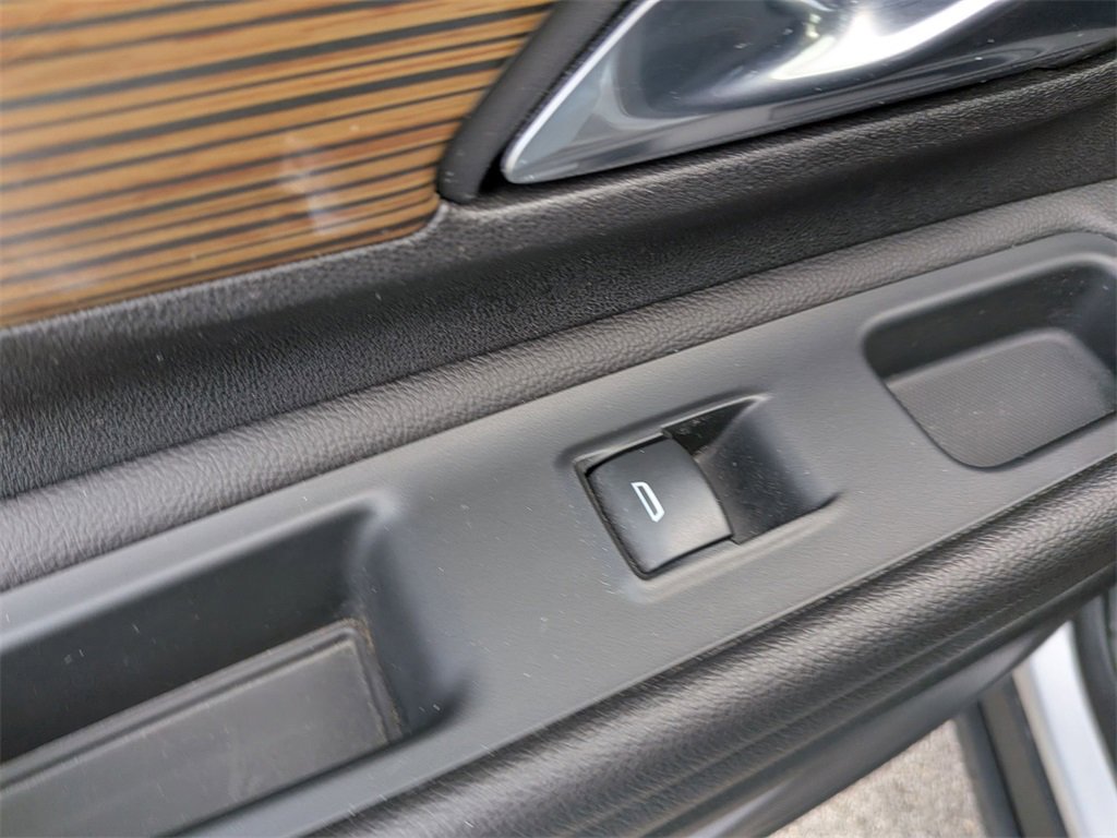 Used 2021 GMC Terrain SLE w/ Driver Convenience Package image 23