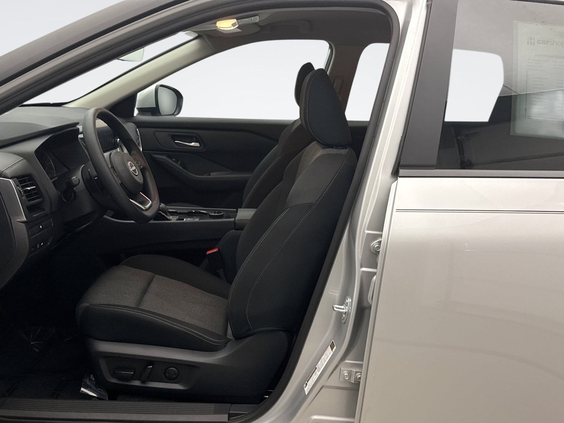Used 2024 Nissan Rogue SV AWD/4WD image 11
