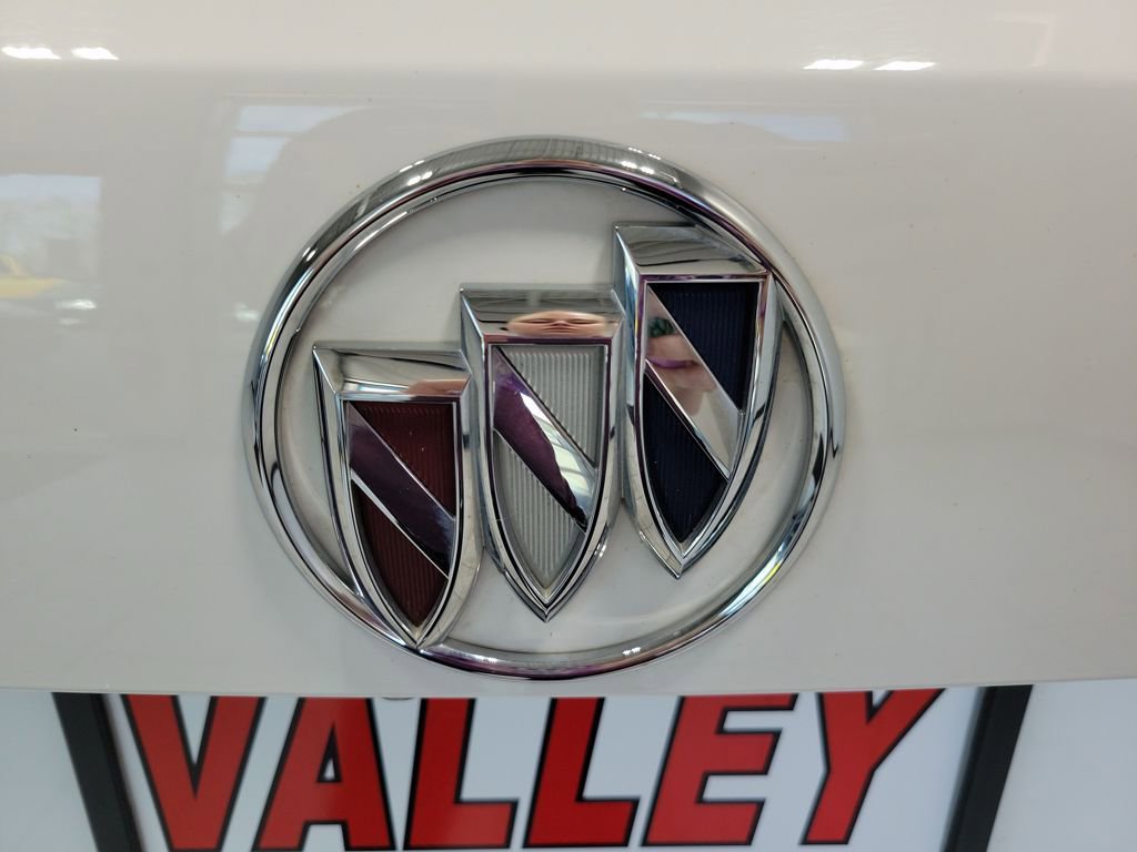 Used 2022 Buick Envision Essence w/ Safety Package image 9