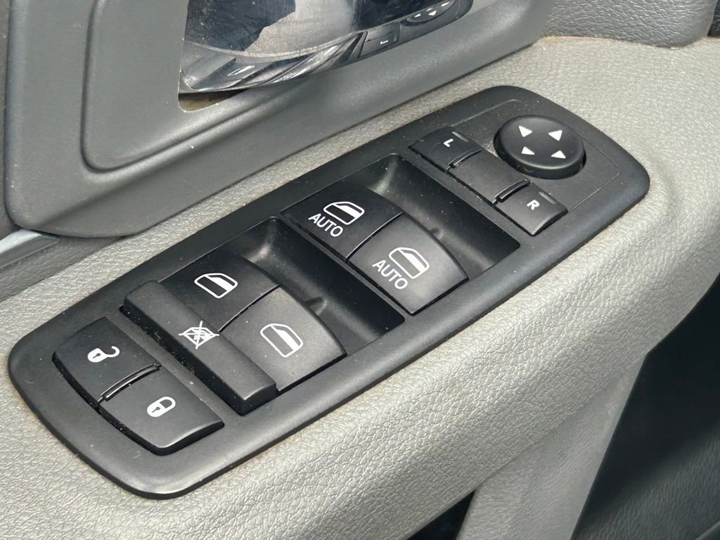 Used 2018 RAM 1500 Classic SLT AWD/4WD image 27