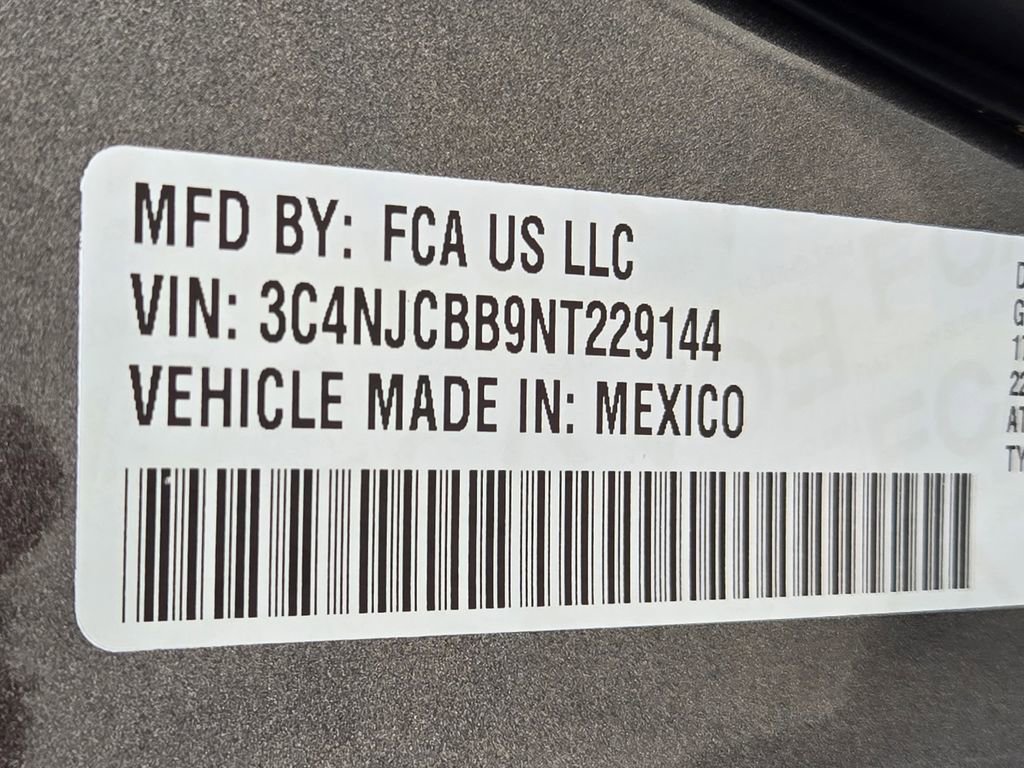 Used 2022 Jeep Compass Latitude FWD image 31