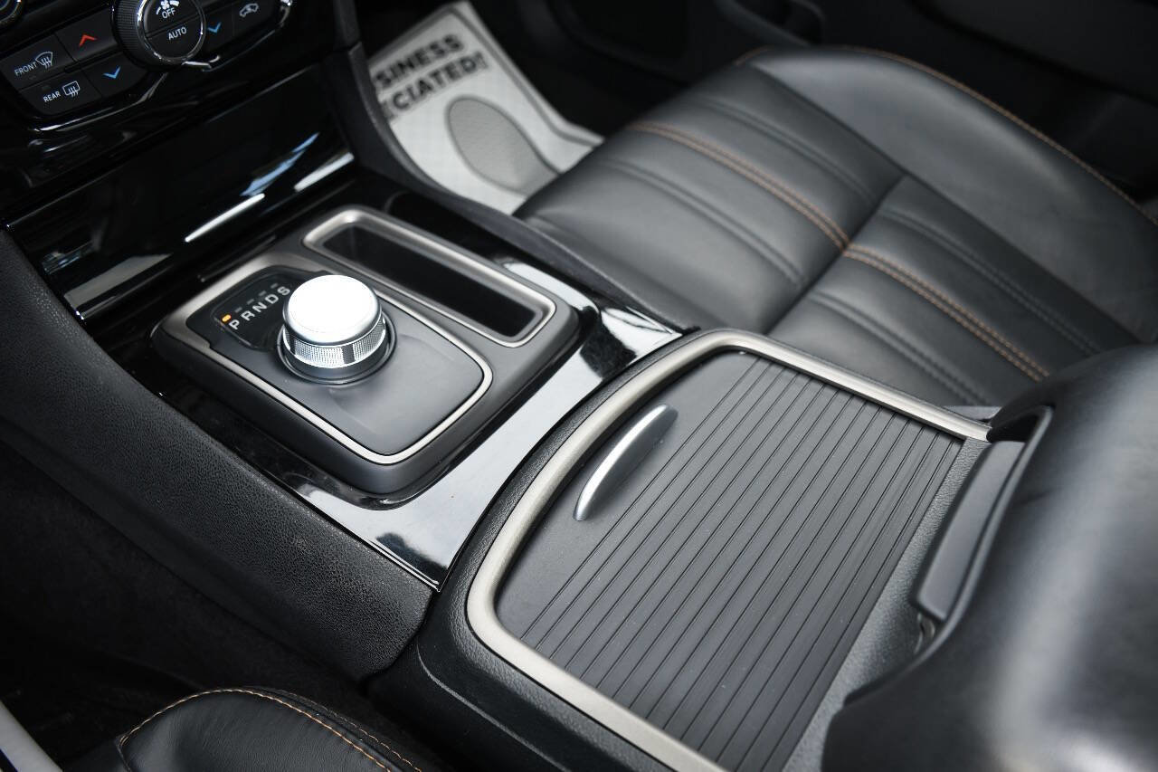 Used 2018 Chrysler 300 S w/ 300S Alloy Package image 40