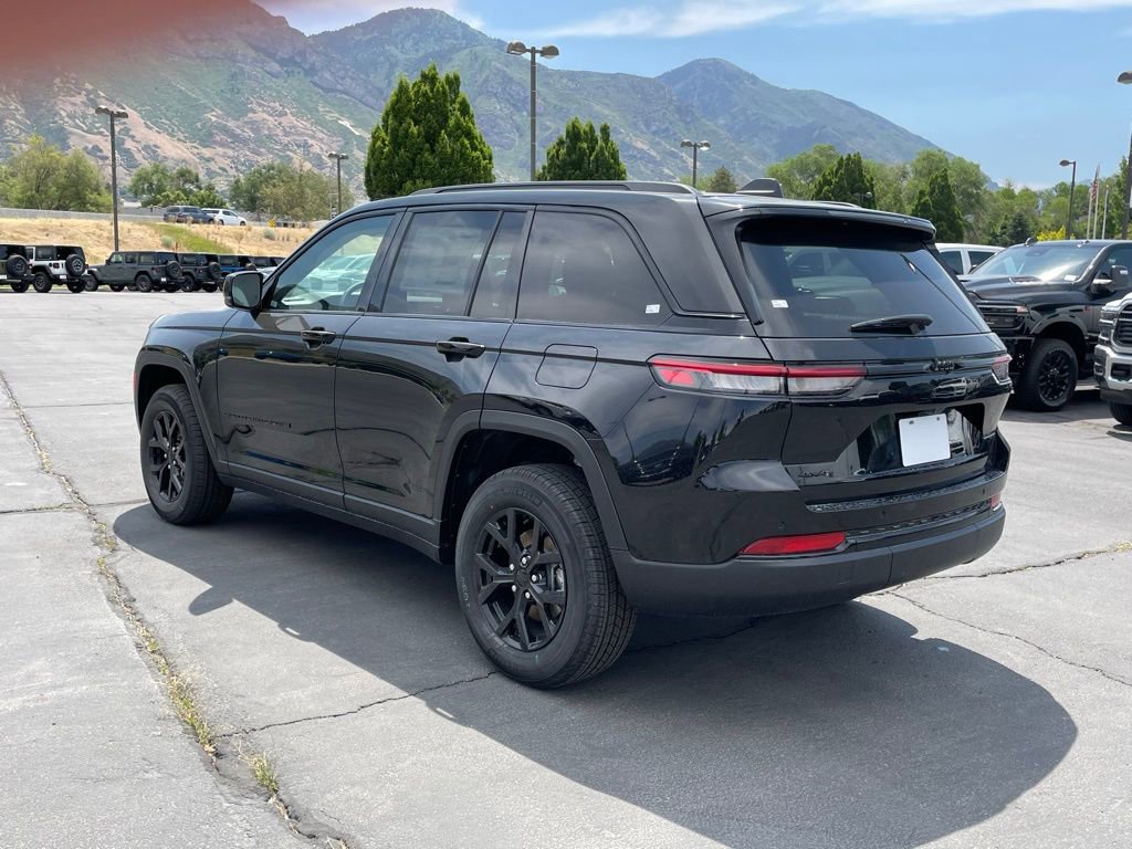 New 2025 Jeep Grand Cherokee Altitude image 13