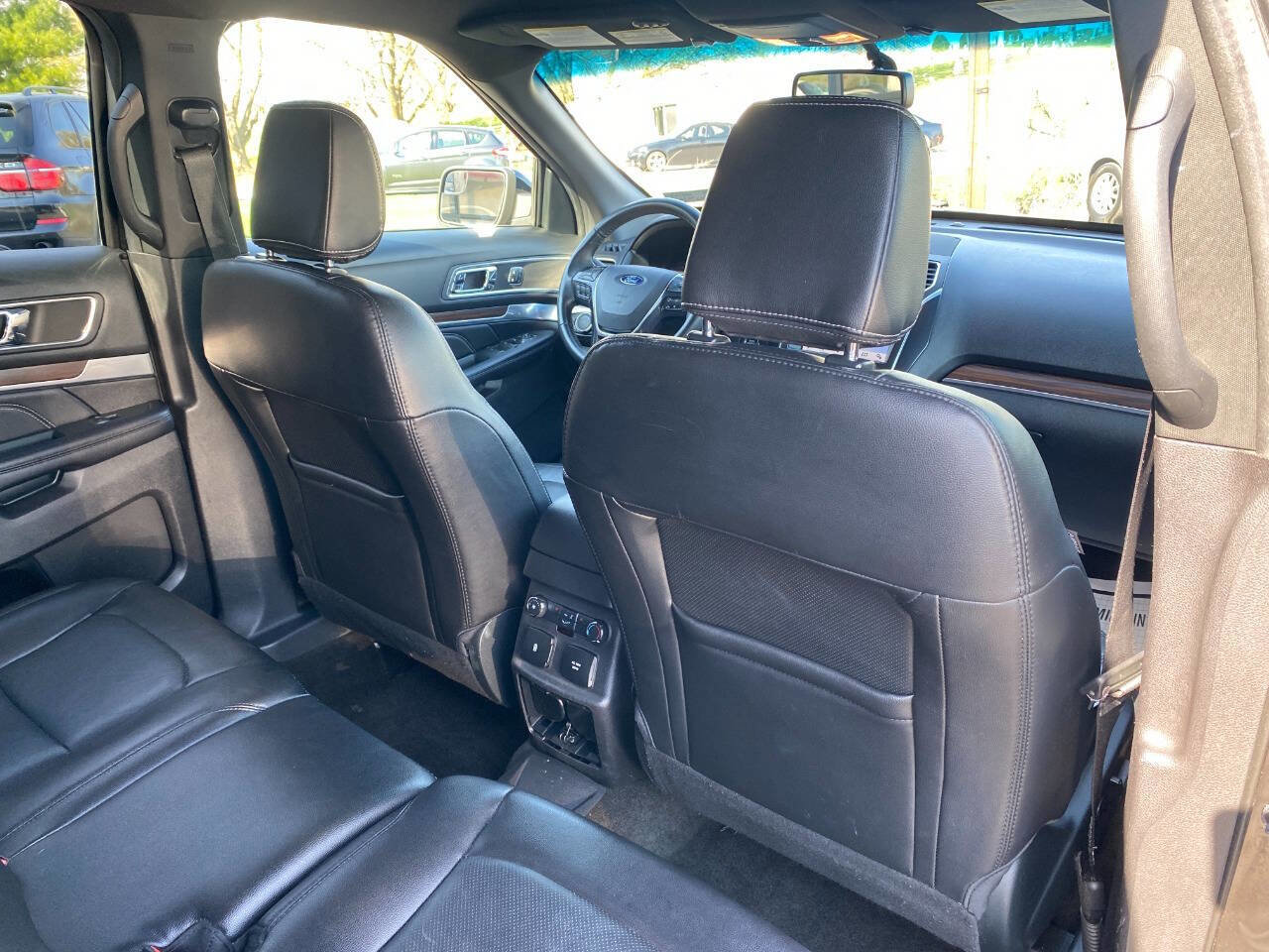 Used 2018 Ford Explorer Limited AWD/4WD image 31
