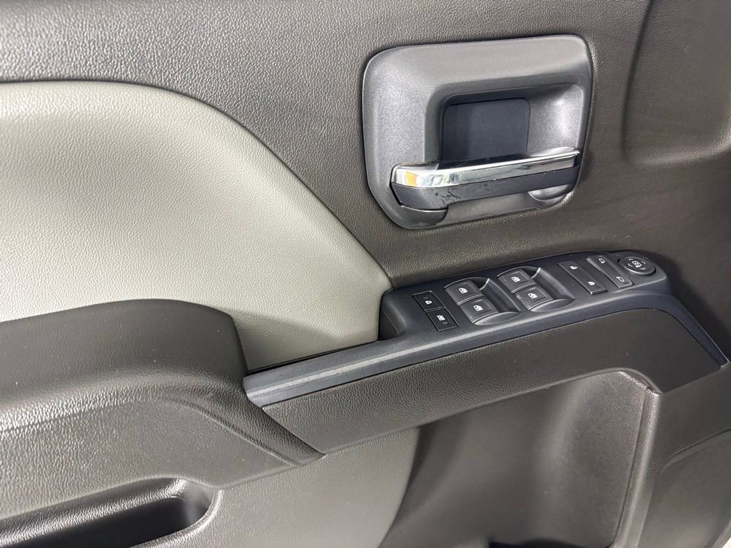 Used 2018 Chevrolet Silverado 1500 Custom w/ Custom Value Package AWD/4WD image 21