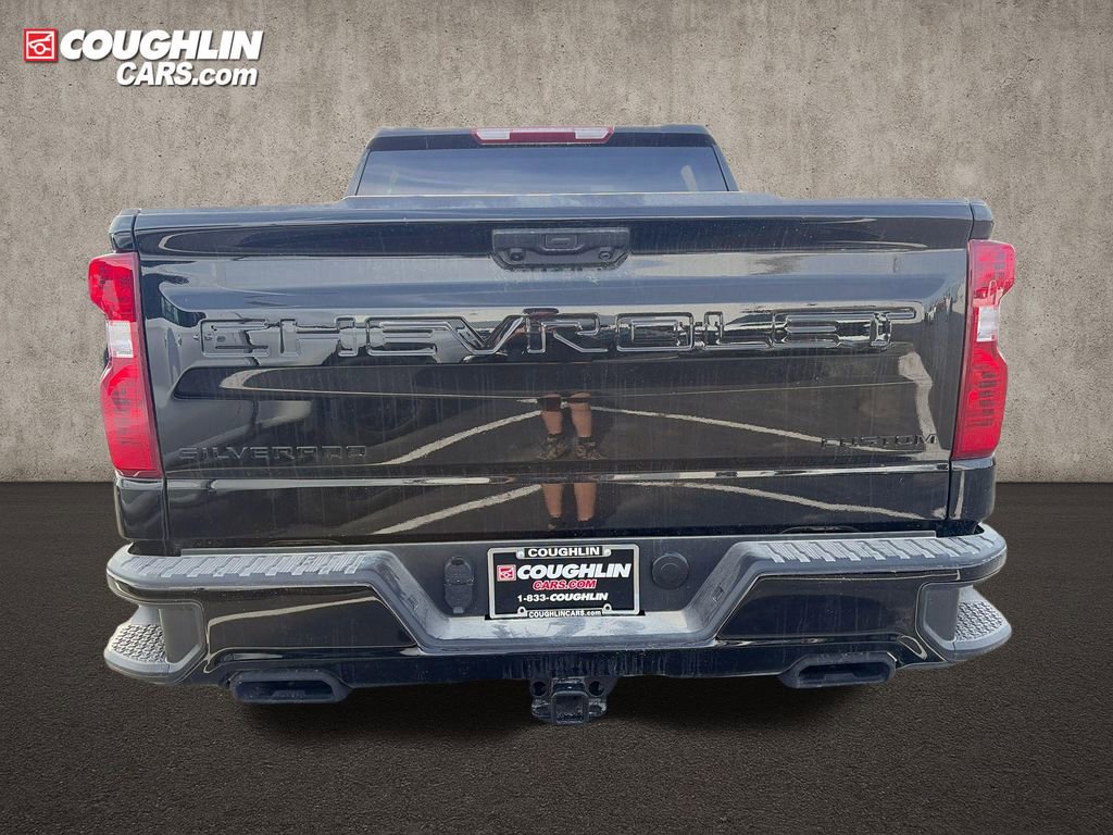New 2026 Chevrolet Silverado 1500 Custom Trail Boss w/ Dark Appearance Package image 4