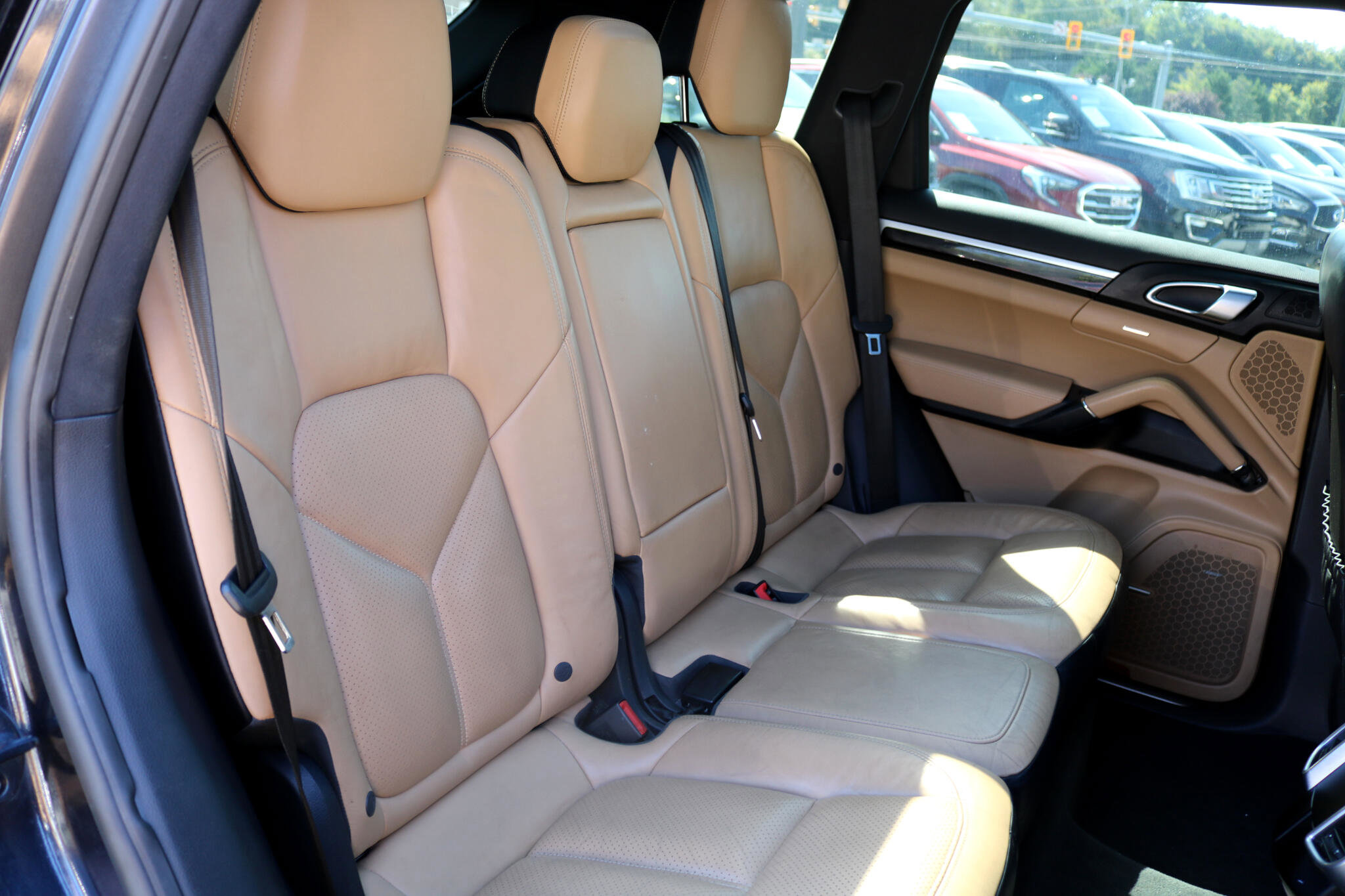 Used 2015 Porsche Cayenne S w/ Premium Package image 48