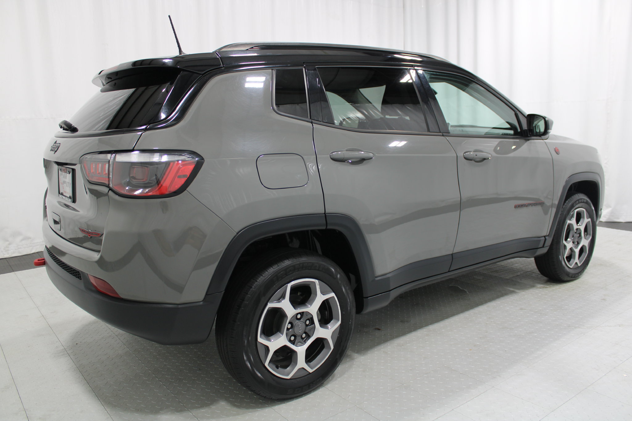 Used 2022 Jeep Compass Trailhawk AWD/4WD image 6