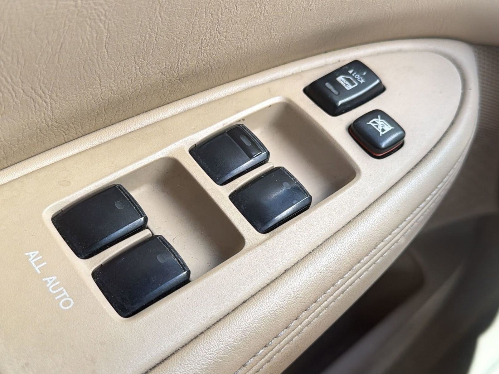 Used 2005 Lexus ES 330 image 26