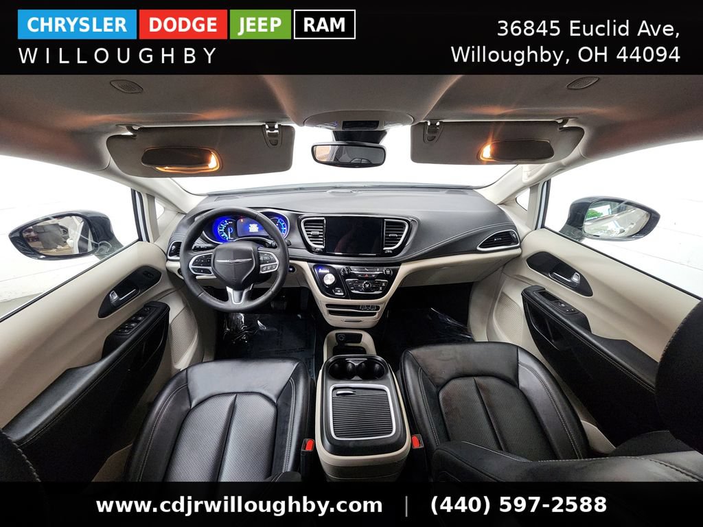 Used 2024 Chrysler Pacifica Limited FWD image 28