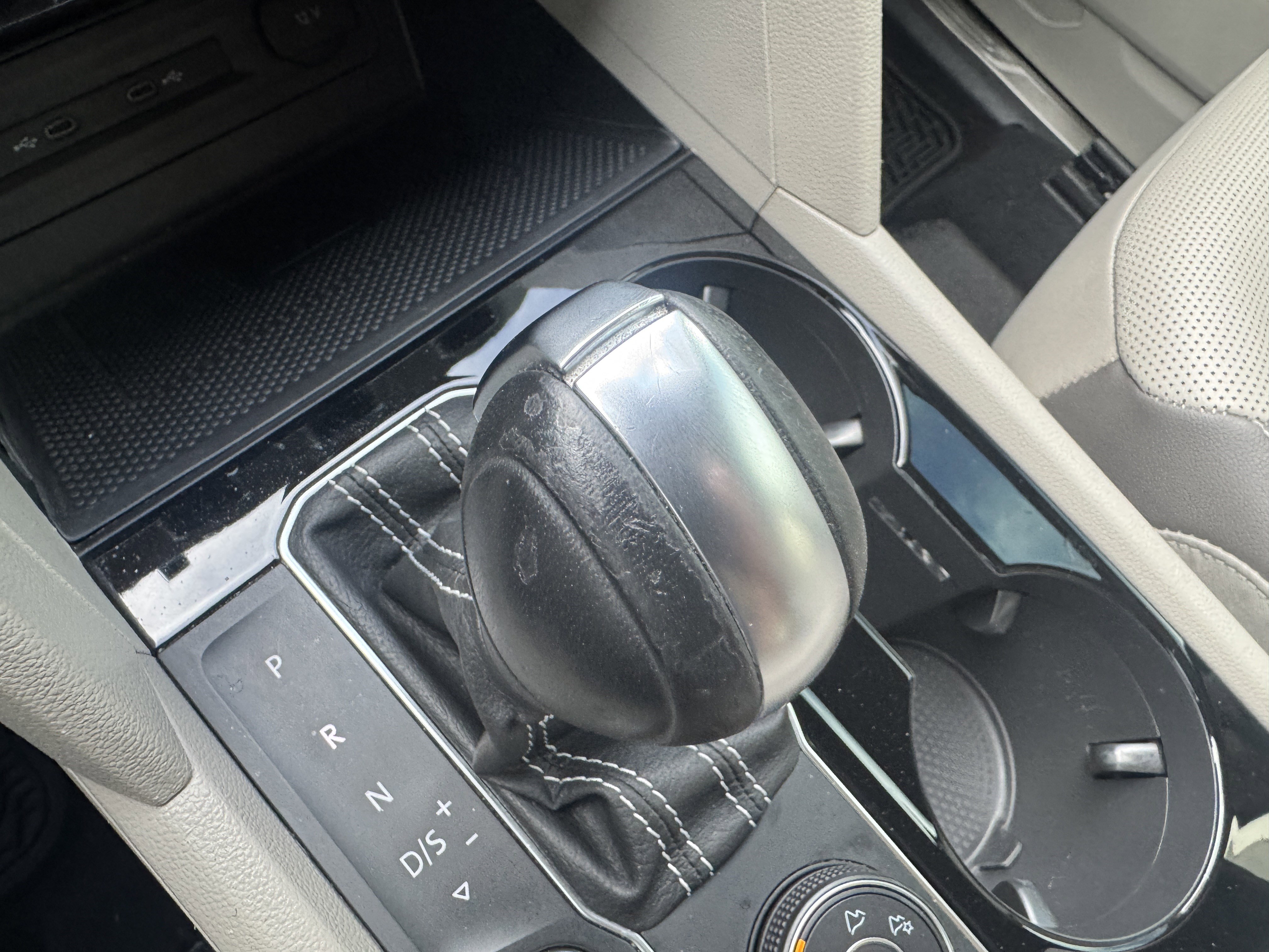 Used 2021 Volkswagen Atlas SEL Premium AWD/4WD image 30