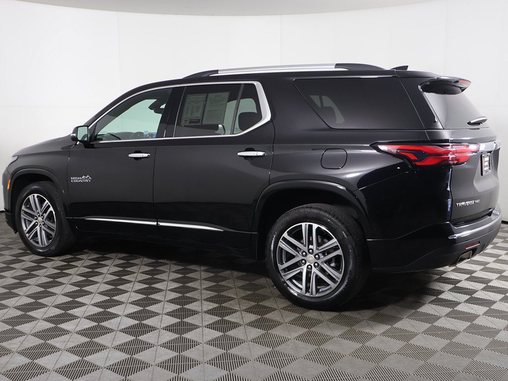 Used 2024 Chevrolet Traverse High Country w/ LPO, Cargo Package AWD/4WD image 19